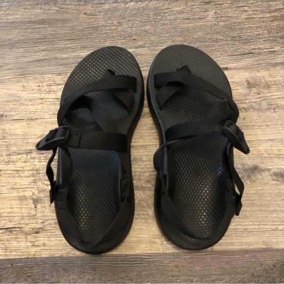 Thick strap all black Chaco Vibram Hiking sandal men’s size 9 EUC main image 7